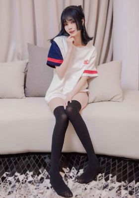 年轻的女教师2免费
