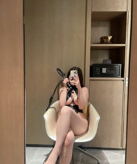 年轻的