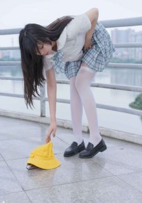 《女学生3》在线观看